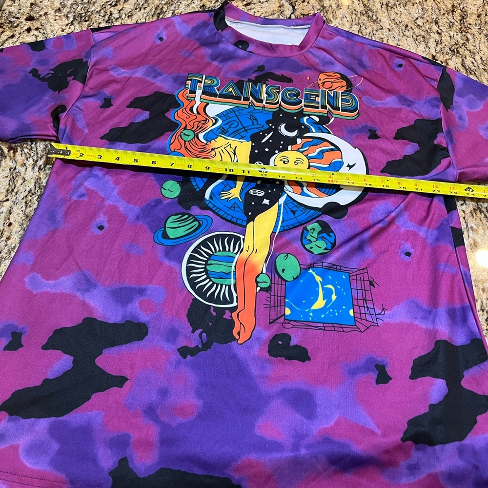 Transcend Blush Mark Graphic T-Shirt size xl in excellent condition